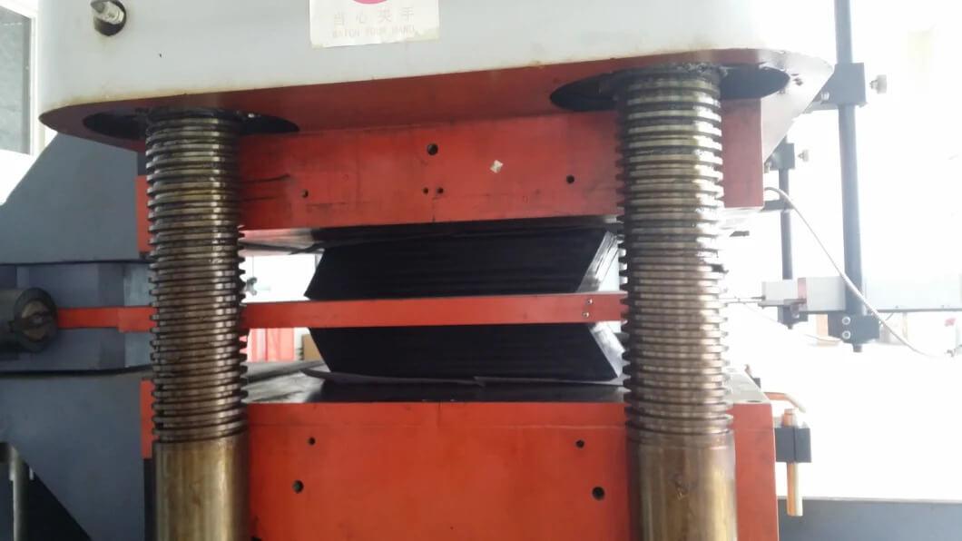 Metal Bridge Bearing Pads - Industrial Rubber Component by Tushar Polymers